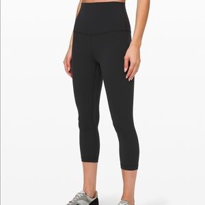 Lululemon athletica black cropped leggings sz s/m